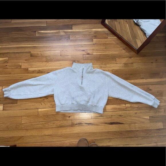 Aritzia TNA Perfect 1/4 zip sweatshirt - Picture 7 of 11